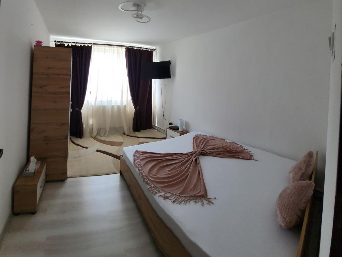Apartament In Regim Hotelier デヴァ エクステリア 写真
